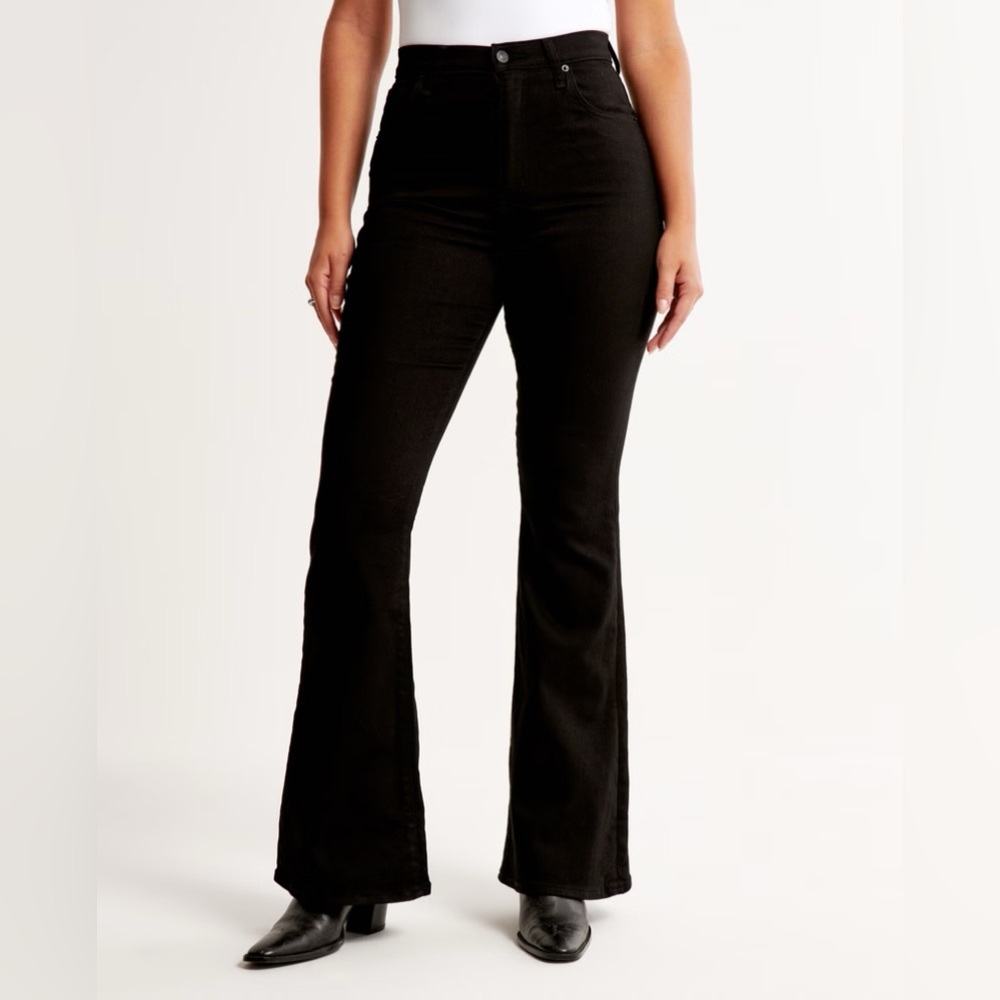 NWT Abercrombie Curve Love Ultra High Rise Stretch Flare Jean in Black